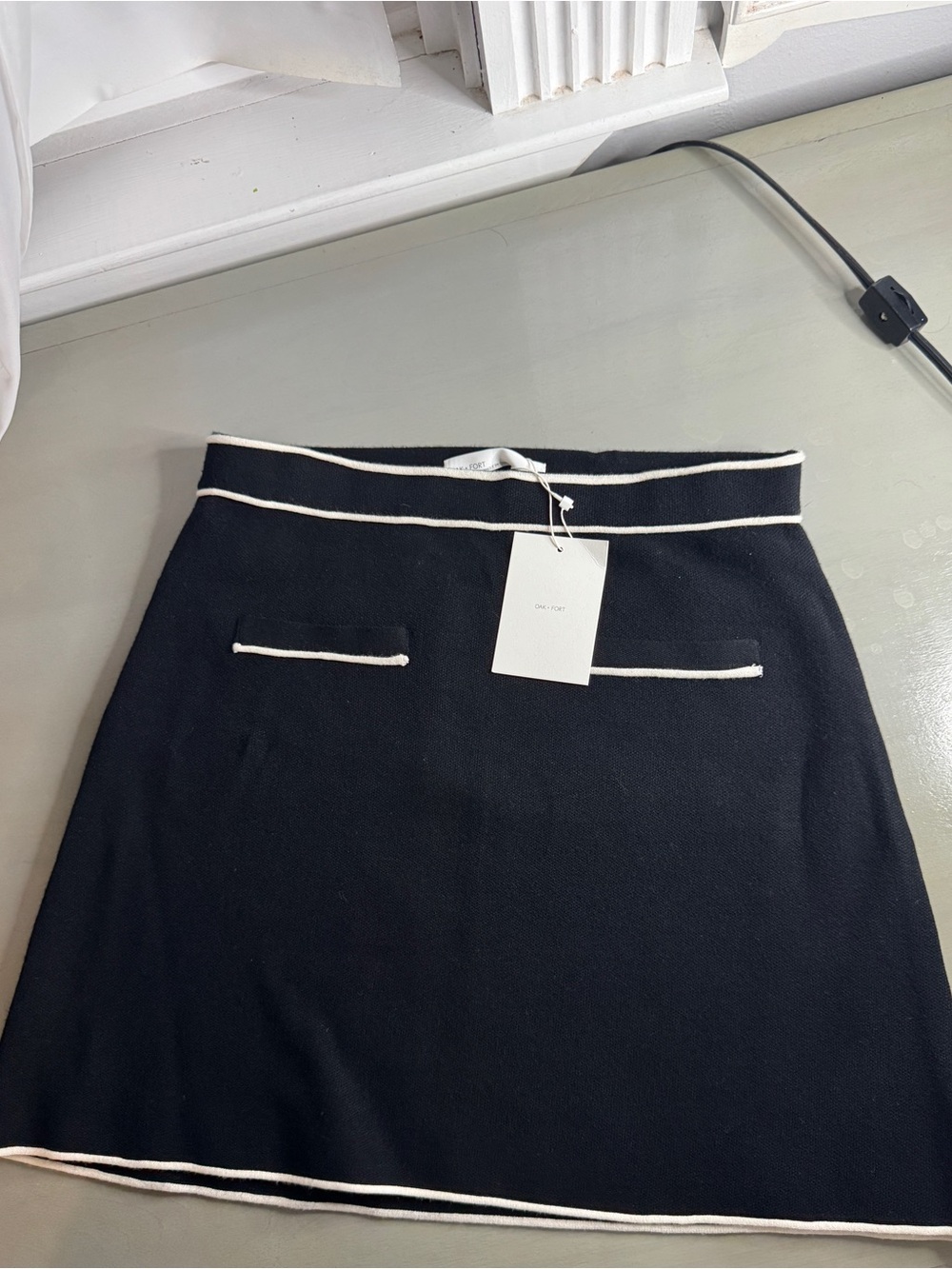 New w/ Tags Size Small OAK + FORT Black Mini Skirt with White Piping